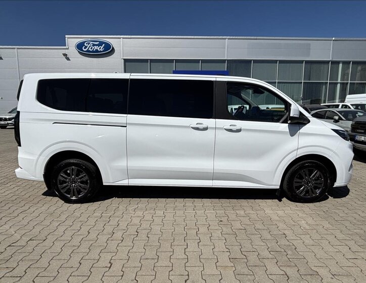 Ford Tourneo Custom Kombi 2,0 l 110 kw
