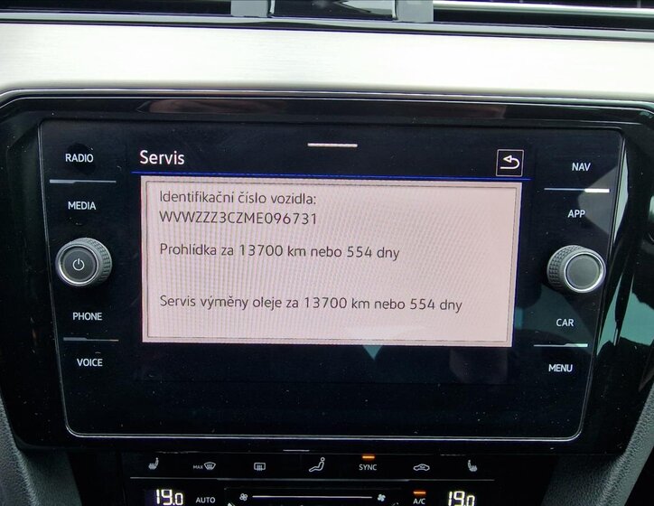 Volkswagen Passat Sedan / Limuzína 2,0 l 147 kw