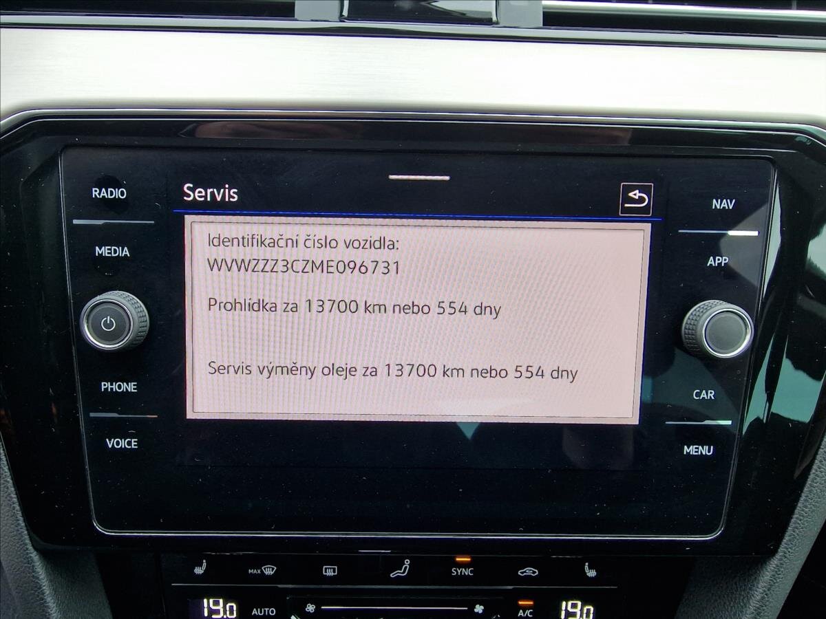 Volkswagen Passat Sedan / Limuzína 2,0 l 147 kw