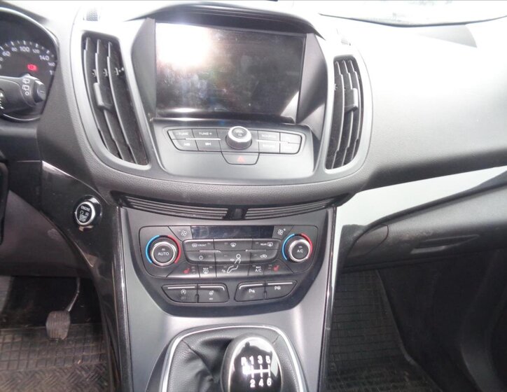 Ford Kuga SUV 1,5 l 110 kw