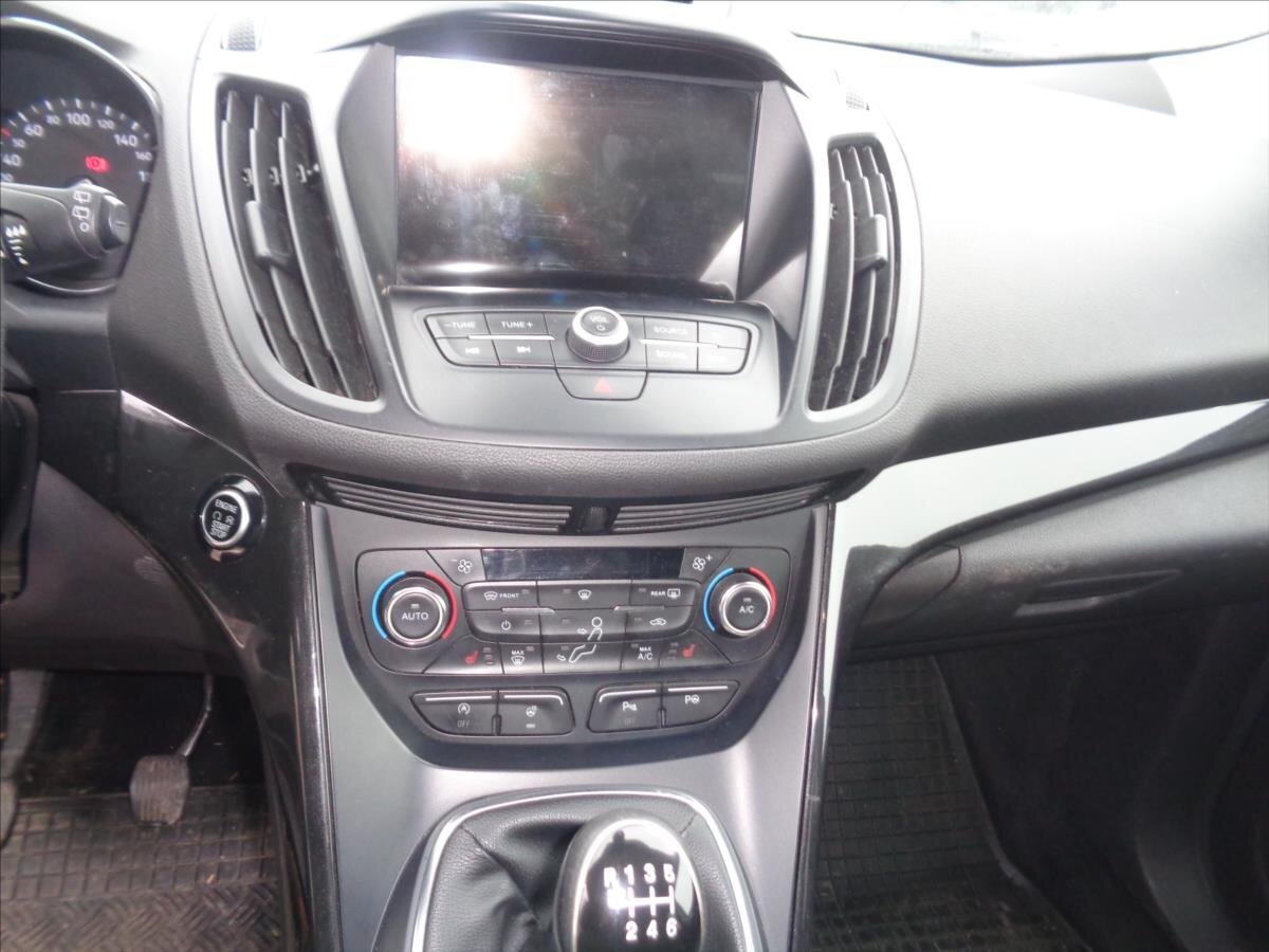 Ford Kuga SUV 1,5 l 110 kw