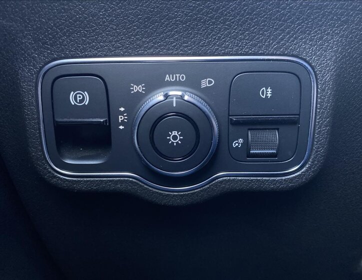 Mercedes-Benz GLB SUV / Terénní 2,0 l 110 kw