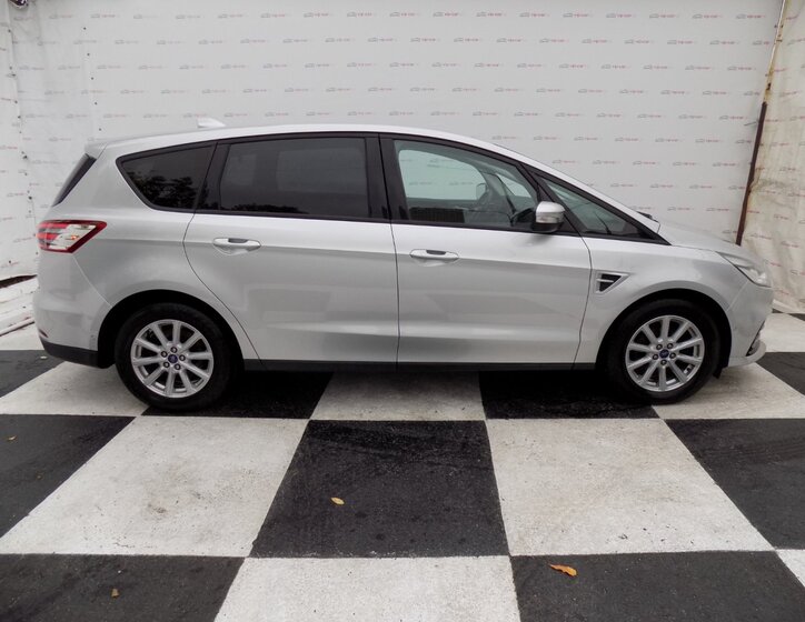 Ford S-MAX 6