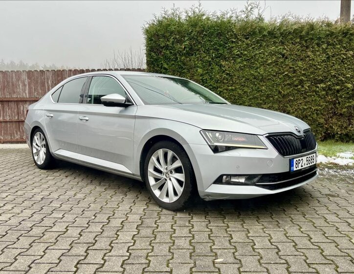 Škoda Superb 8
