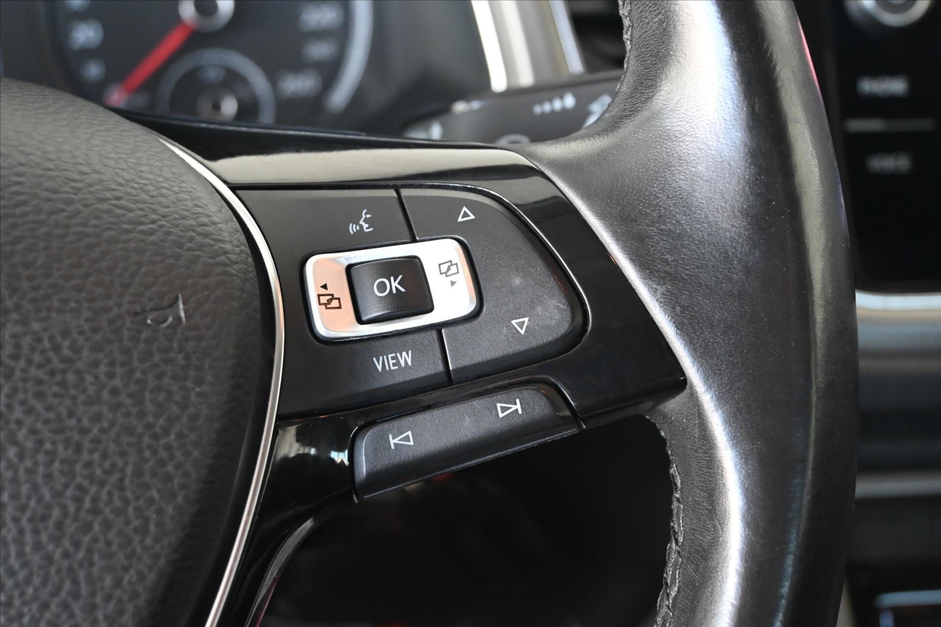 Volkswagen T-Roc SUV 1,6 l 85 kw