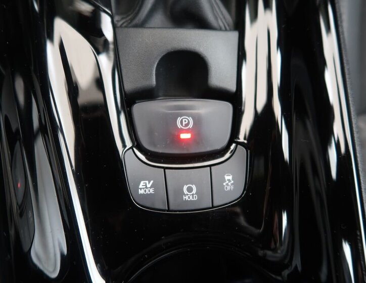 Toyota C-HR SUV / Terénní 1,8 l 72 kw