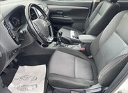Mitsubishi Outlander SUV / Terénní 2,3 l 110 kw