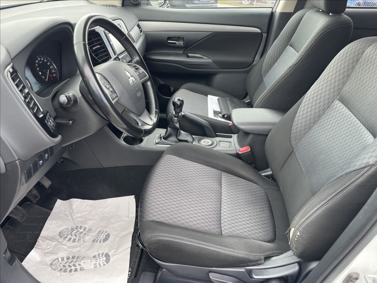 Mitsubishi Outlander SUV / Terénní 2,3 l 110 kw