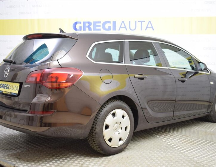 Opel Astra Kombi 2,0 l 121 kw