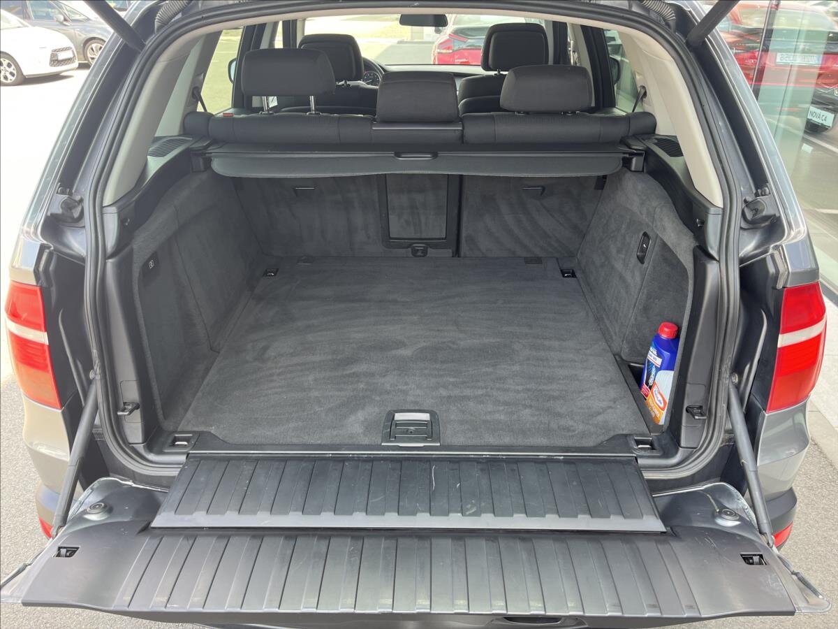 BMW X5 SUV 3,0 l 200 kw