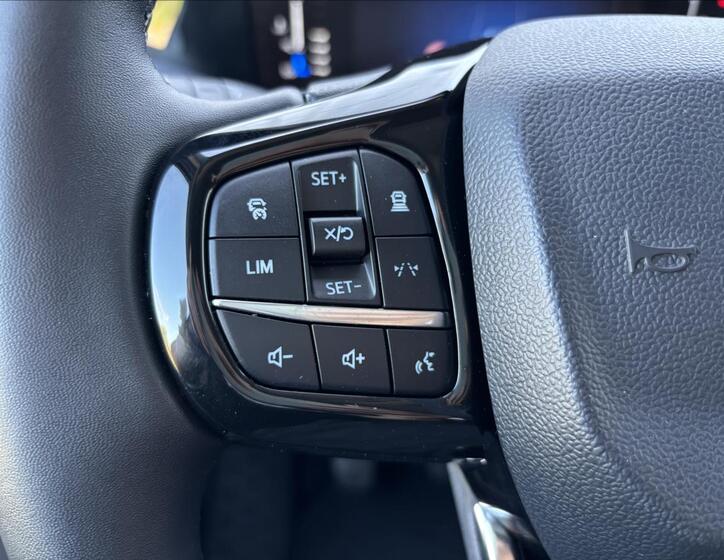 Ford Tourneo Custom 23