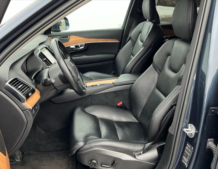 Volvo XC90 SUV / Terénní 2,0 l 173 kw