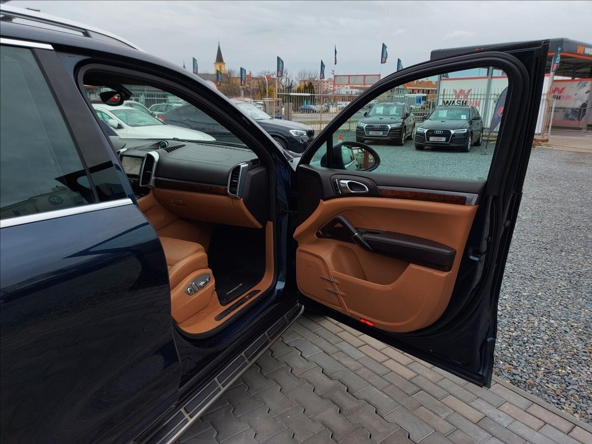 Porsche Cayenne SUV / Terénní 3,0 l 245 kw