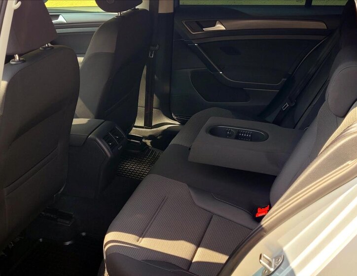 Volkswagen Golf Kombi 1,6 l 85 kw