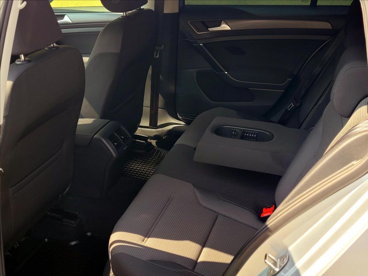 Volkswagen Golf Kombi 1,6 l 85 kw