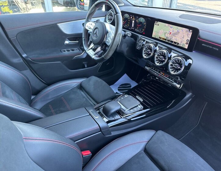 Mercedes-Benz CLA Kombi 2,0 l 310 kw