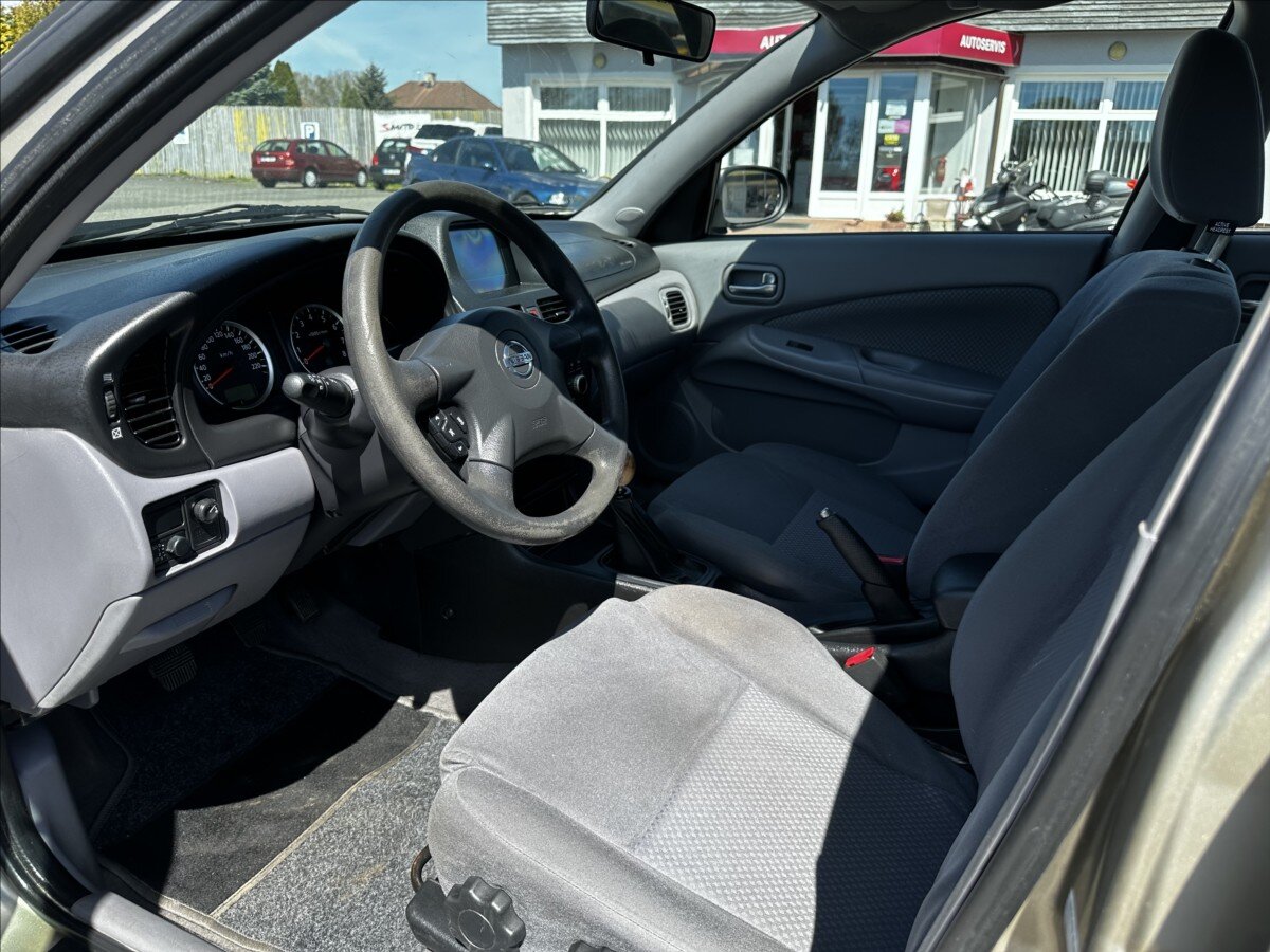 Nissan Almera Hatchback 1,5 l 72 kw