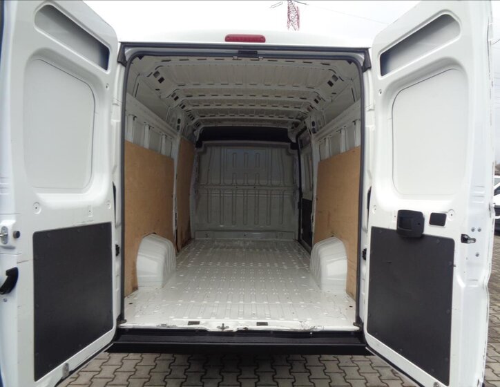 Peugeot Boxer Ostatní 2,2 l 121 kw