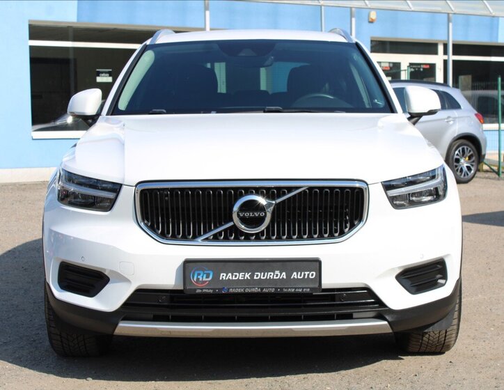 Volvo XC40 SUV / Terénní 2,0 l 140 kw