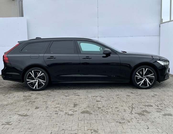 Volvo V90 4