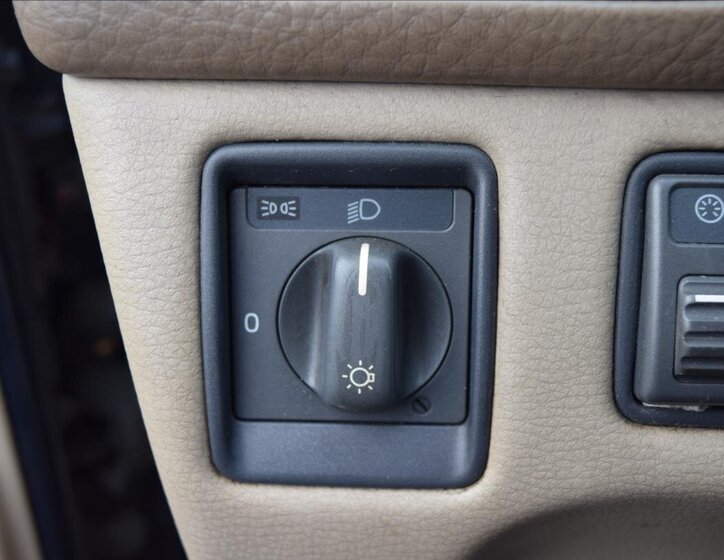 Volvo V70 Kombi 2,5 l 103 kw