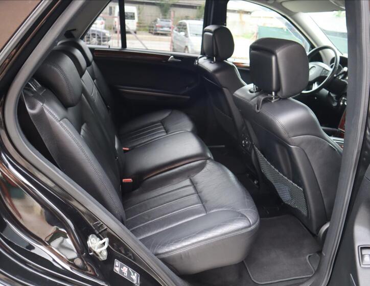 Mercedes-Benz Třídy M 21