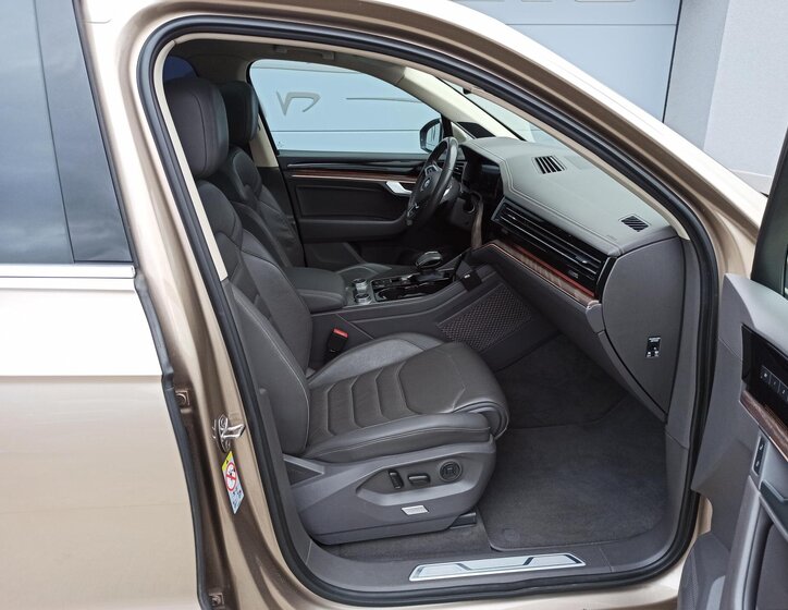 Volkswagen Touareg 16