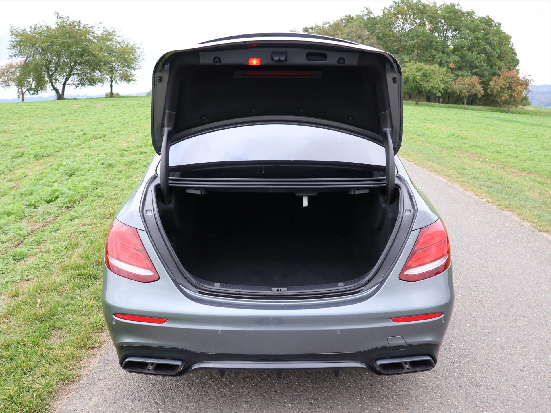 Mercedes-Benz Třídy E Sedan 4,0 l 450 kw