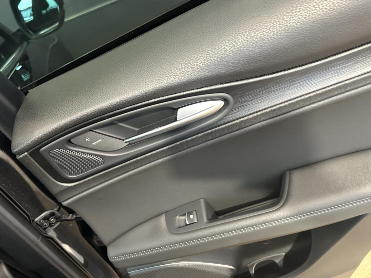 Alfa Romeo Stelvio SUV / Terénní 2,1 l 154 kw