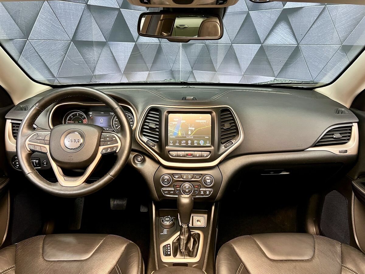 Jeep Cherokee SUV / Terénní 2,0 l 125 kw