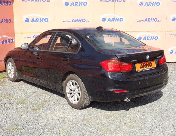 BMW Řada 3 Sedan / Limuzína 2,0 l 105 kw