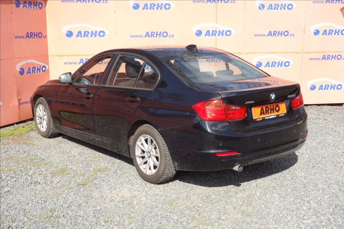 BMW Řada 3 Sedan / Limuzína 2,0 l 105 kw