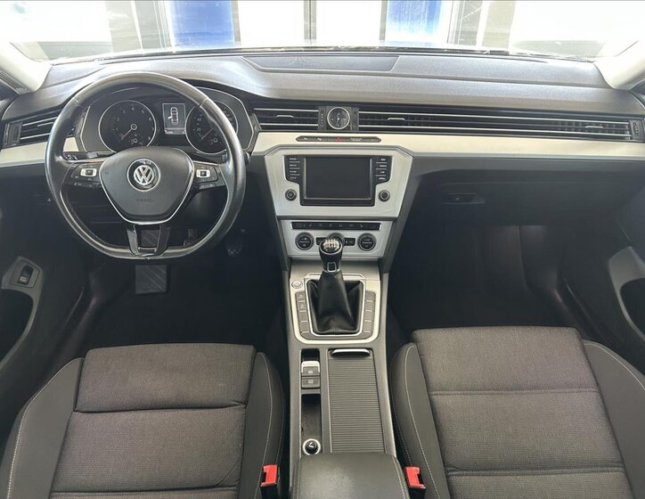 Volkswagen Passat Sedan / Limuzína 1,4 l 110 kw
