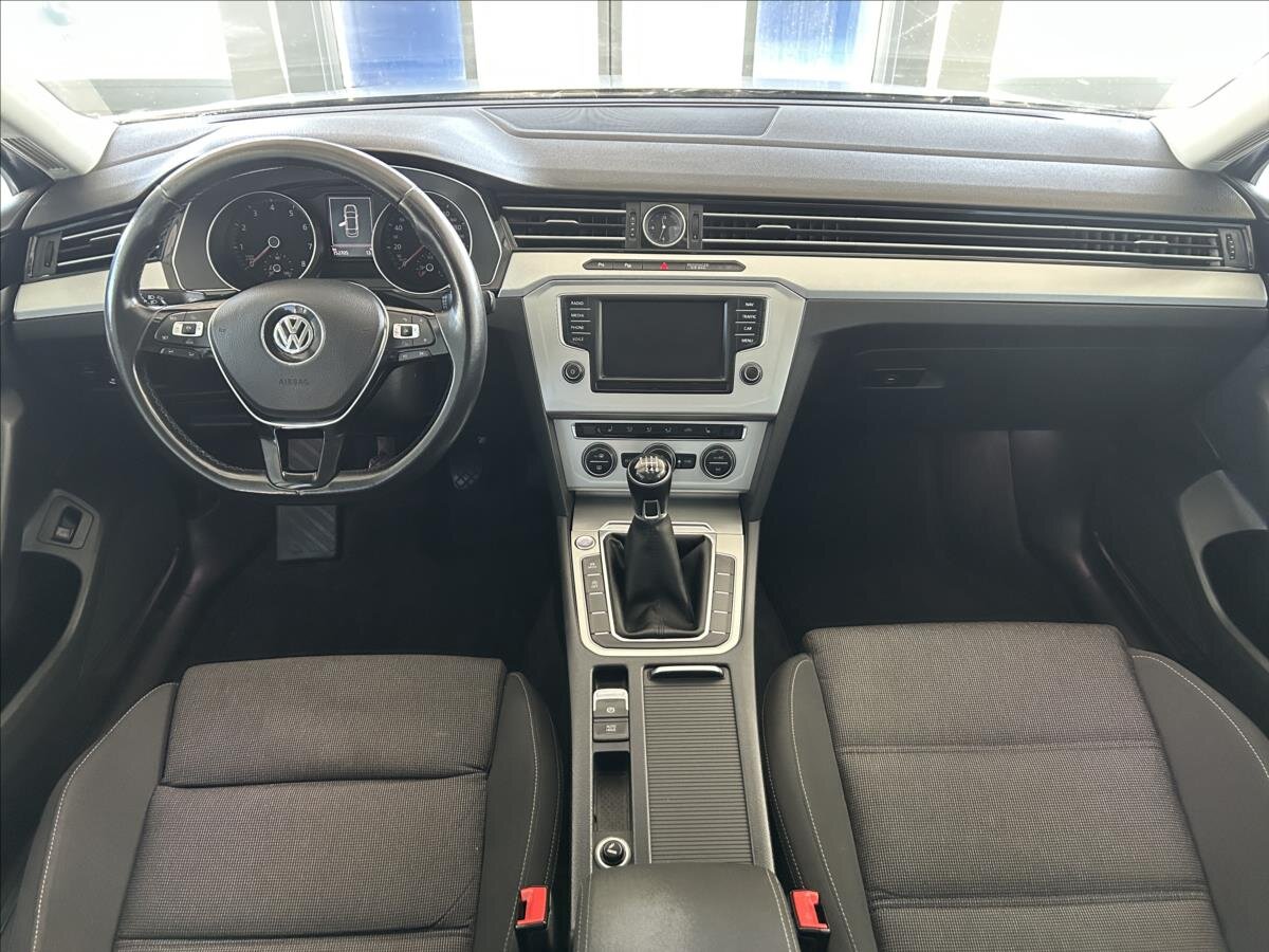 Volkswagen Passat Sedan / Limuzína 1,4 l 110 kw