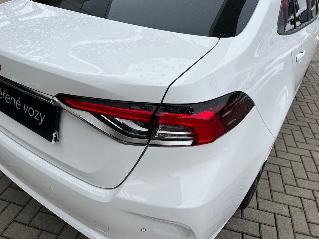 Toyota Corolla Sedan 1,5 l 92 kw