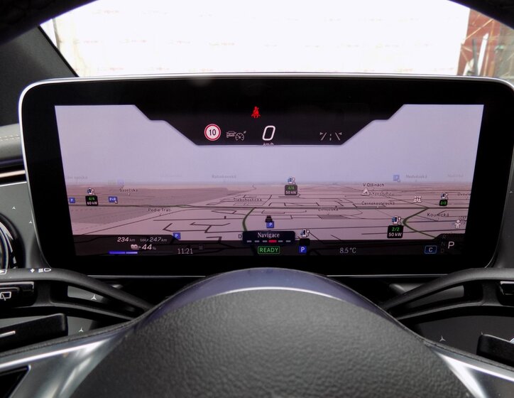 Mercedes-Benz EQE 31