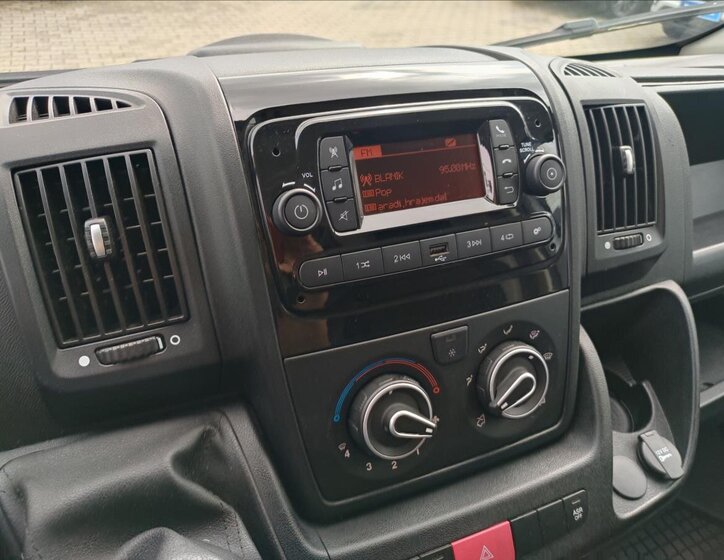 Opel Movano Skříň 2,2 l 121 kw