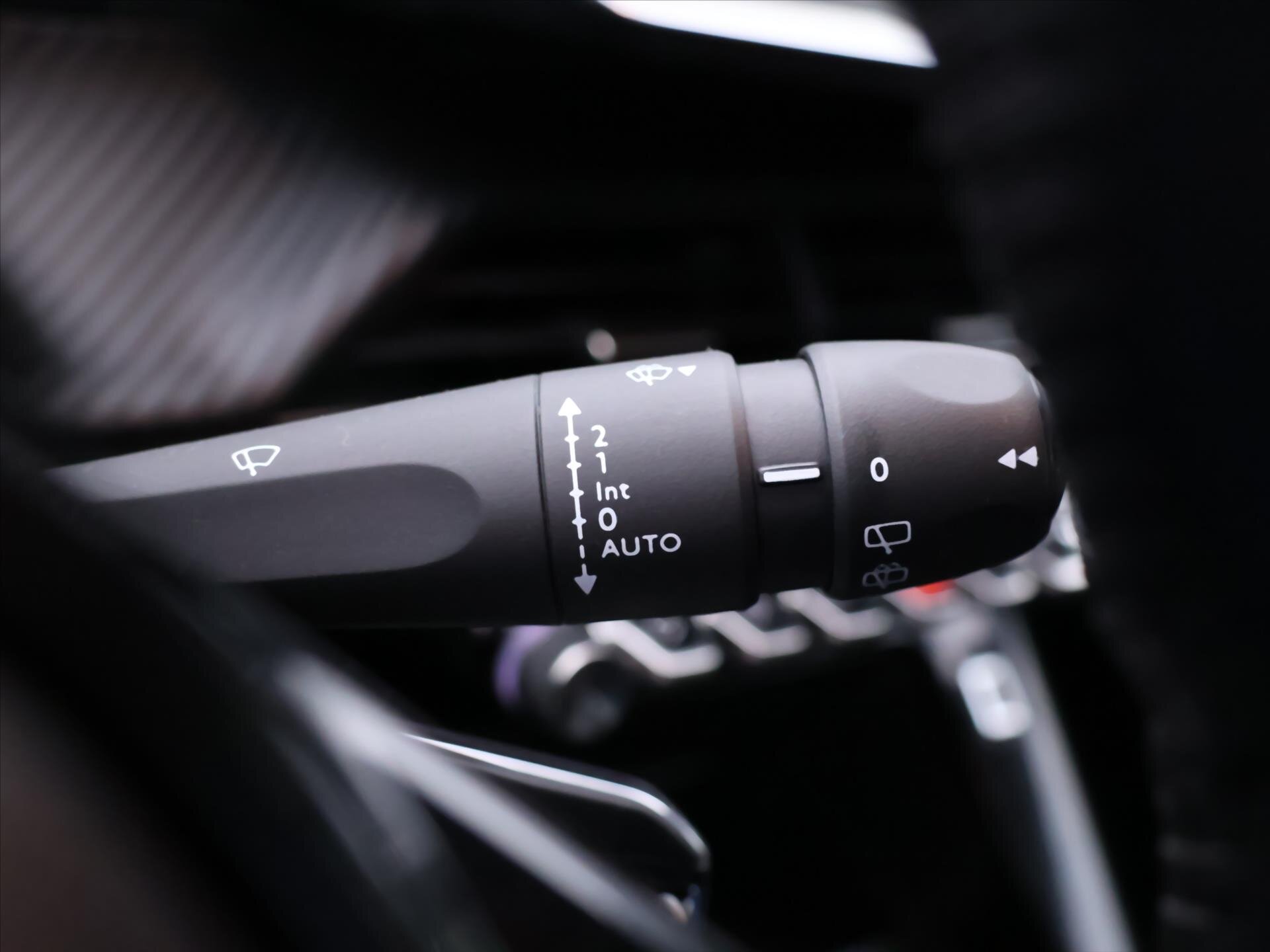 Peugeot 2008 SUV / Terénní 1,2 l 74 kw