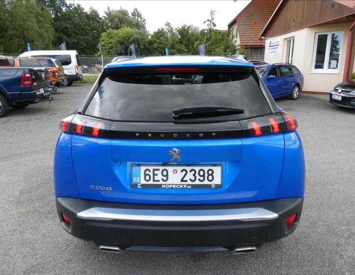 Peugeot 2008 8