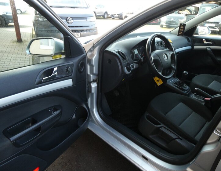 Škoda Octavia Sedan / Limuzína 1,6 l 85 kw
