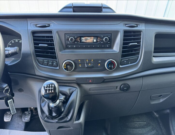 Ford Transit Custom Skříň 2,0 l 77 kw