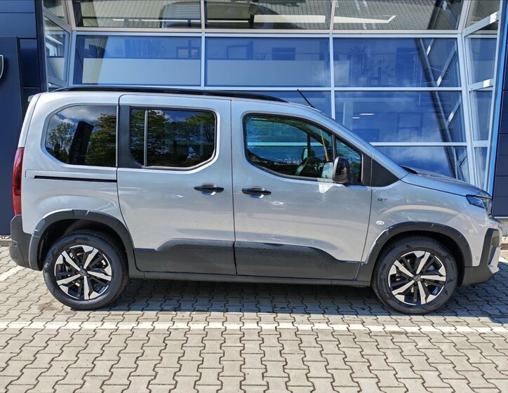 Peugeot Rifter MPV 1,5 l 96 kw