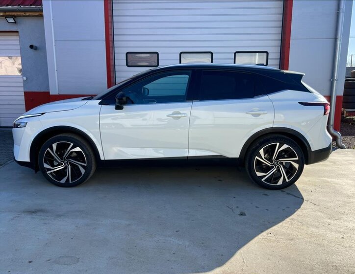 Nissan Qashqai SUV / Terénní 1,3 l 116 kw