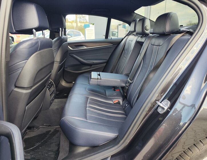 BMW Řada 5 Sedan / Limuzína 3,0 l 250 kw