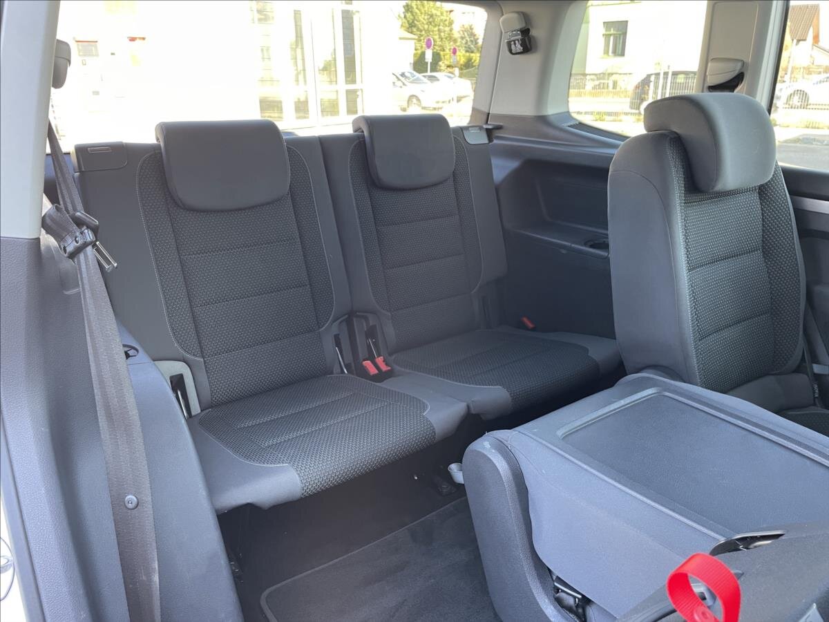 Volkswagen Touran MPV 1,6 l 77 kw