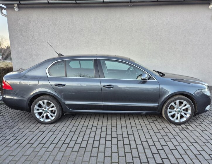 Škoda Superb Sedan / Limuzína 2,0 l 125 kw