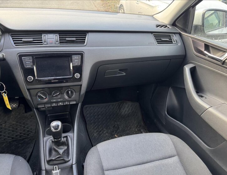 Škoda Rapid Hatchback 999,0 70 kw