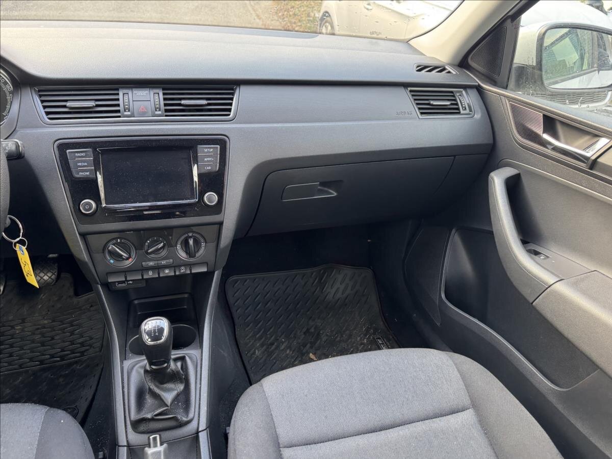 Škoda Rapid Hatchback 999,0 70 kw