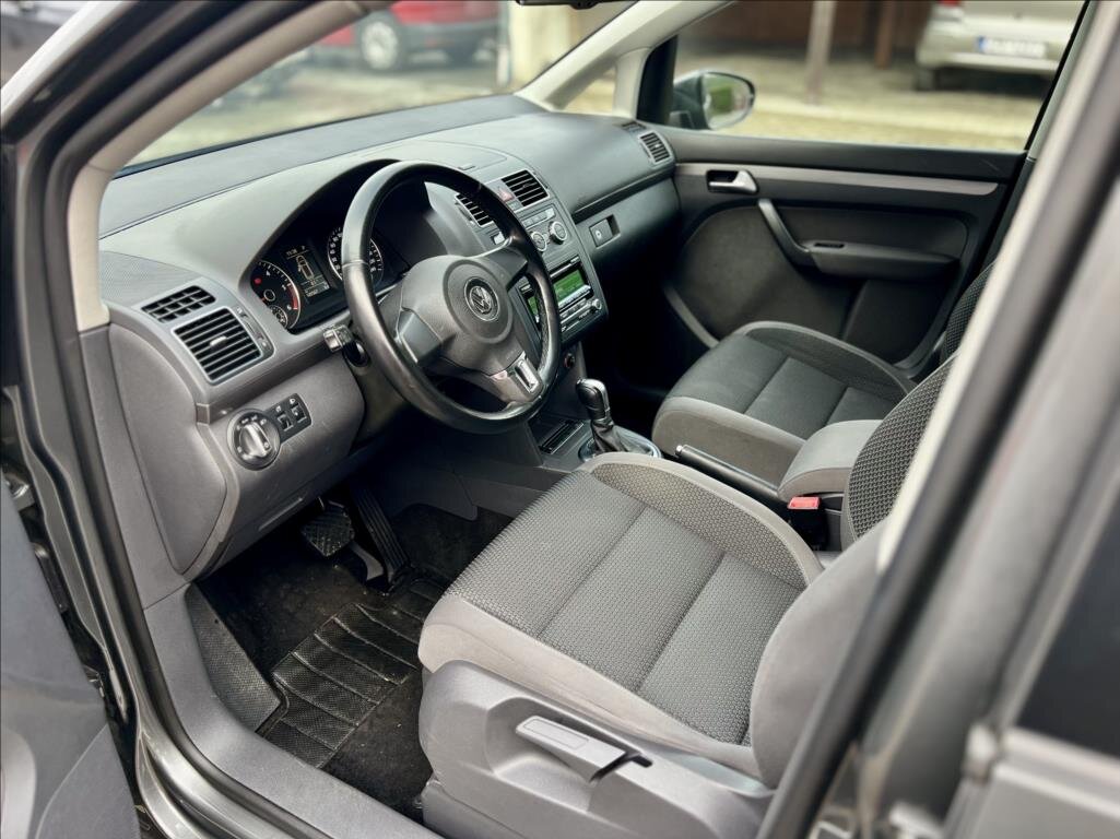 Volkswagen Touran MPV 1,6 l 77 kw