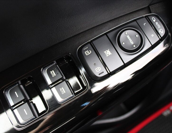 KIA Sportage SUV / Terénní 2,0 l 136 kw